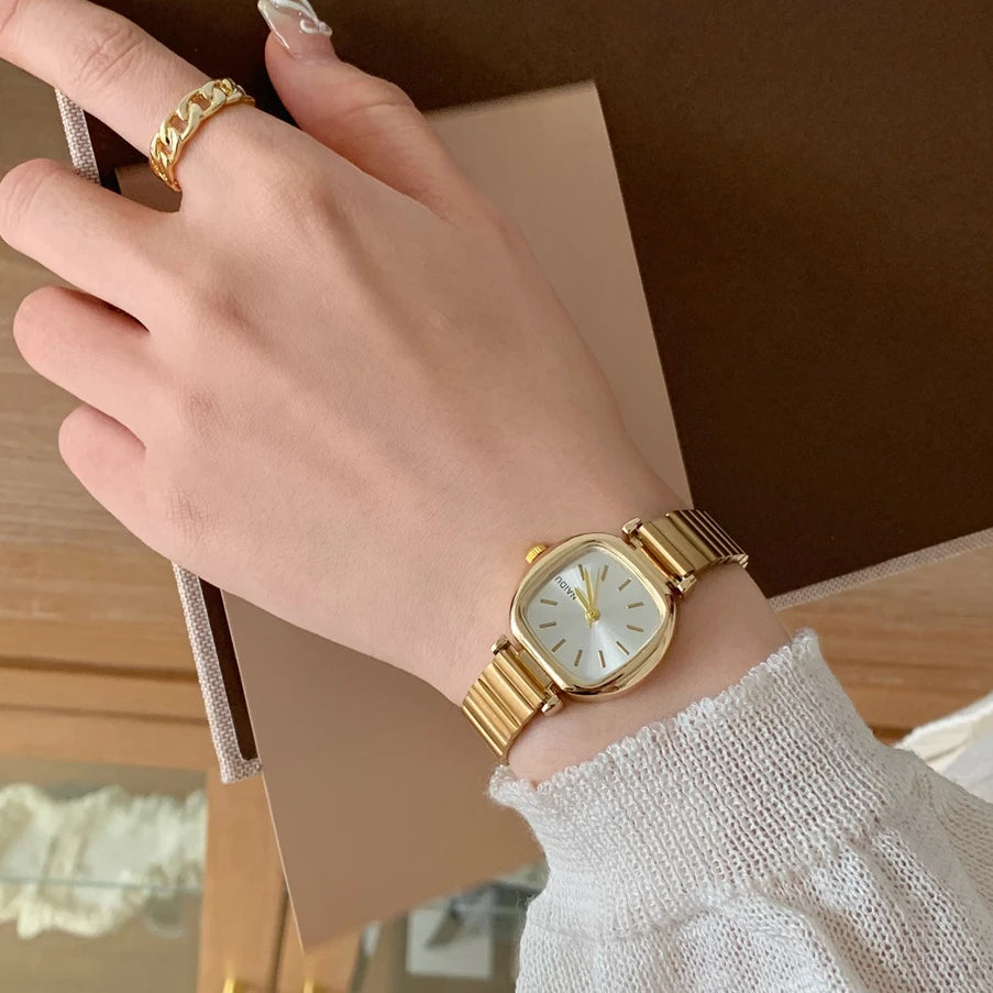 Luxury Women's Quartz Watch – Adjustable Stainless Steel Strap