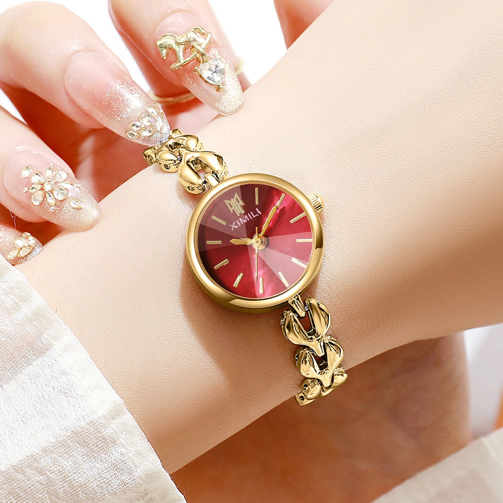 Elegant Women's Quartz Watch – Small Dial Heart Chain Bracelet Minimalist Wristwatch