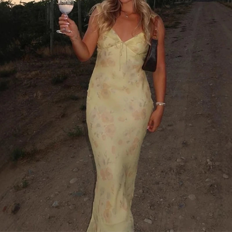 Women's Summer Flower Printed Backless Halter Maxi Dress - Low-cut Style