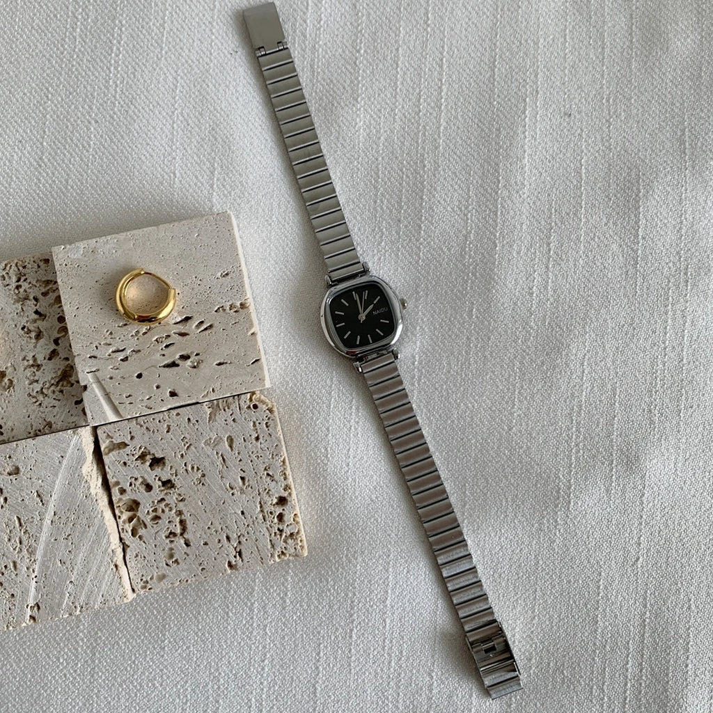 Luxury Women's Quartz Watch – Adjustable Stainless Steel Strap
