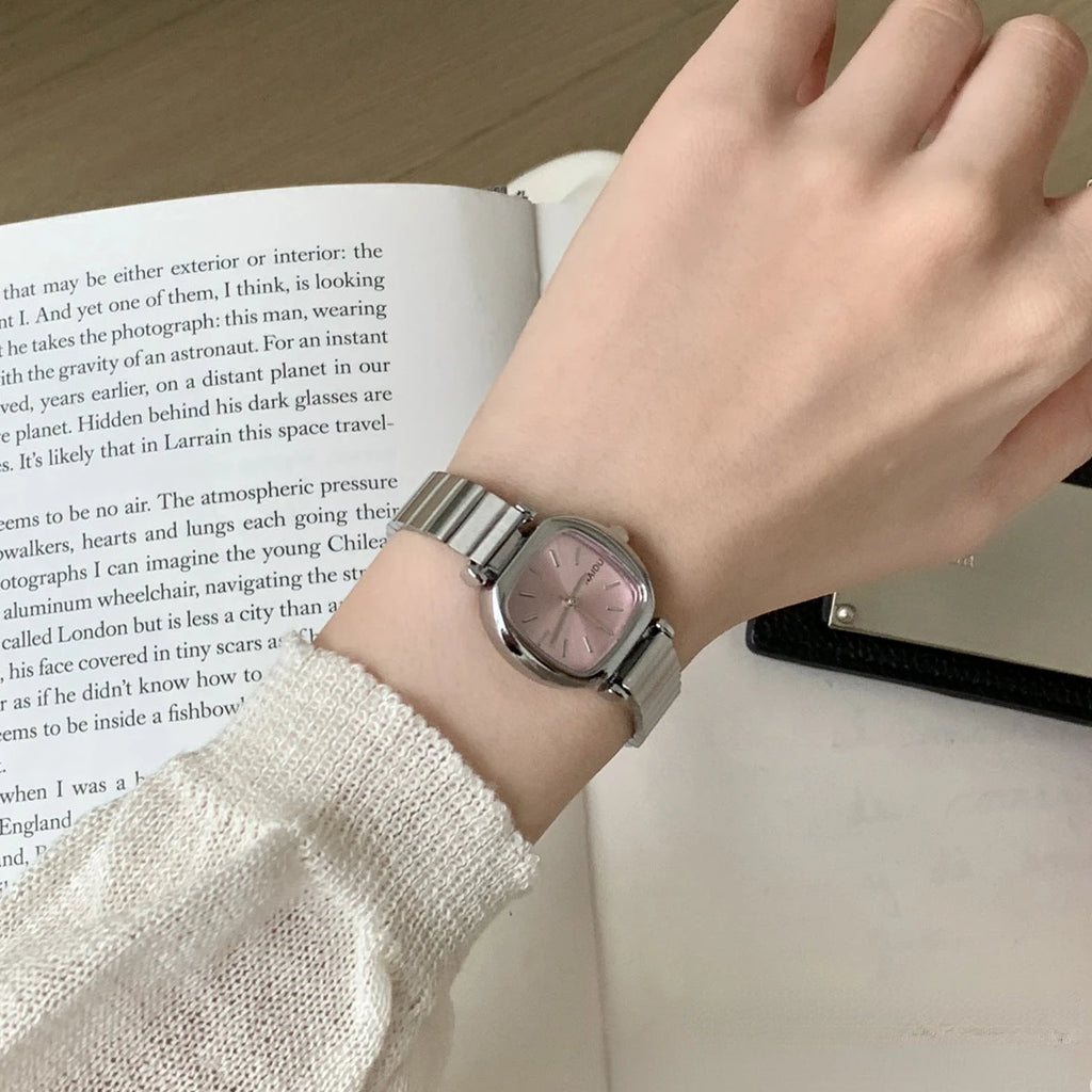 Luxury Women's Quartz Watch – Adjustable Stainless Steel Strap
