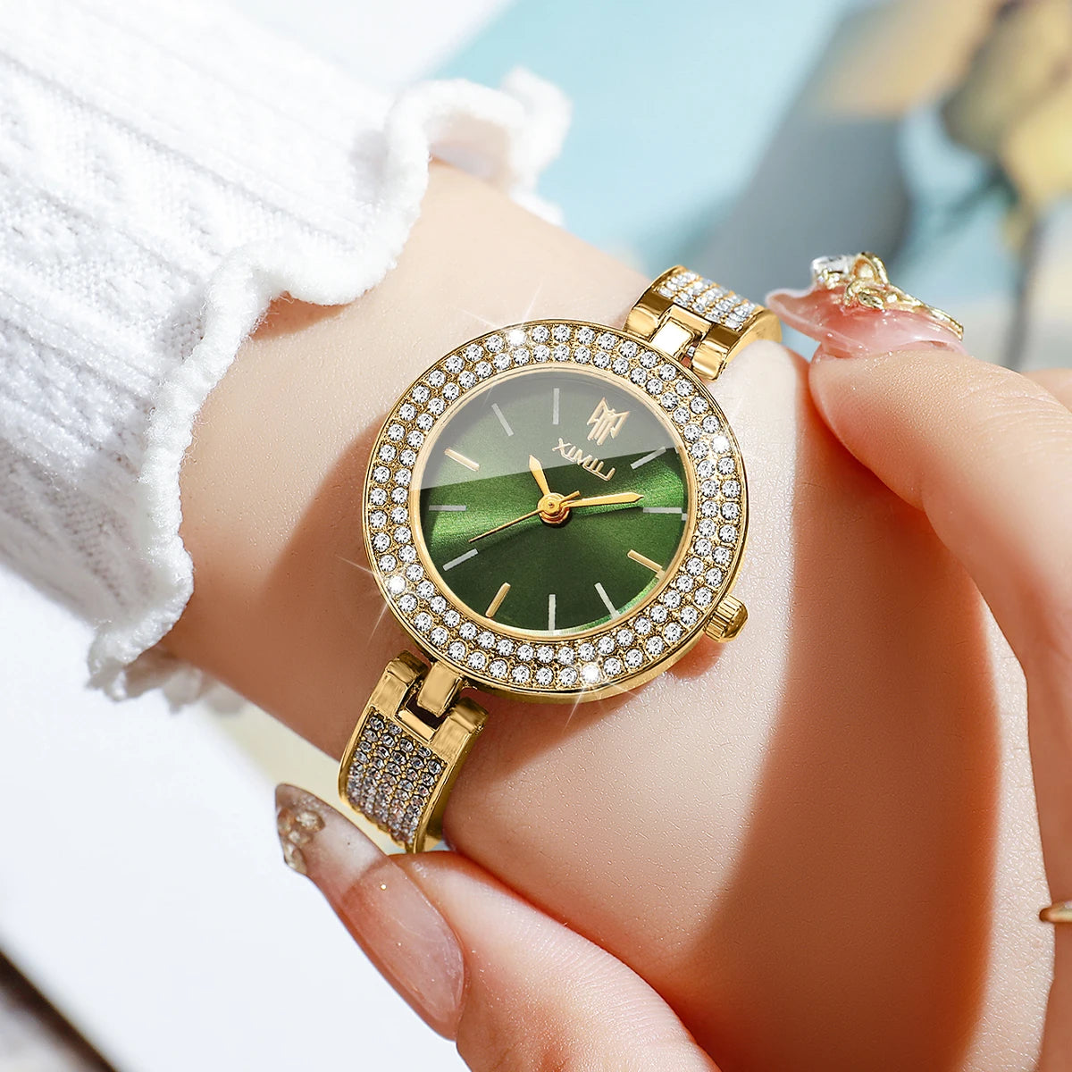 Luxury Rhinestone Bangle Women's Quartz Watch – Full Diamond Bezel Bracelet Wristwatch