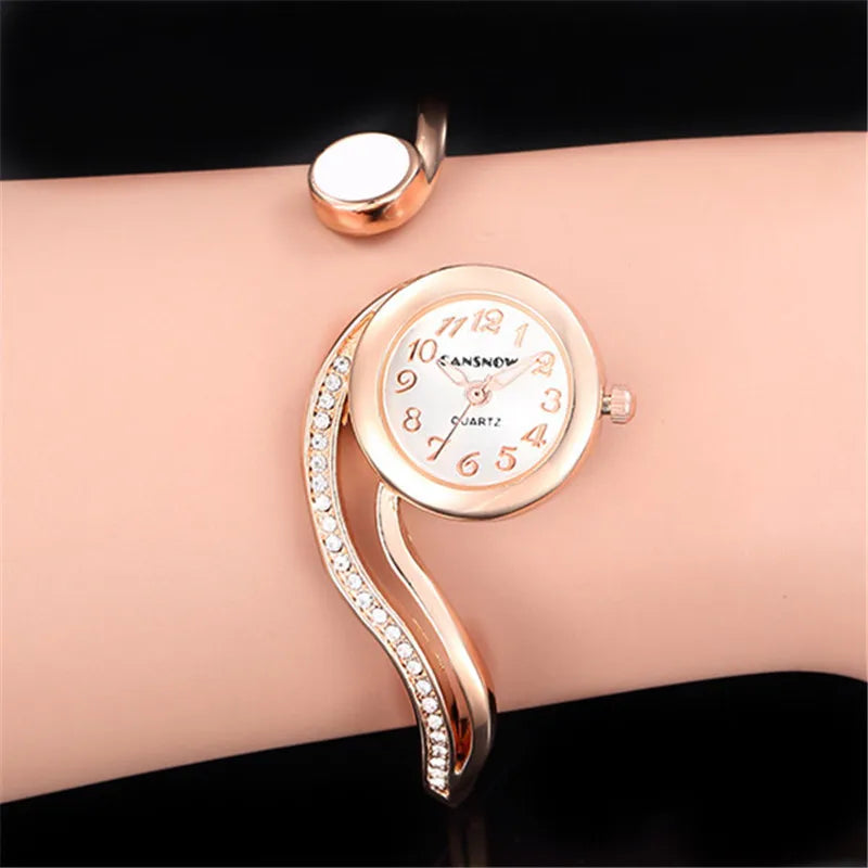 Women's Diamond Bracelet Watch – Small Dial Luxury Wristwatch