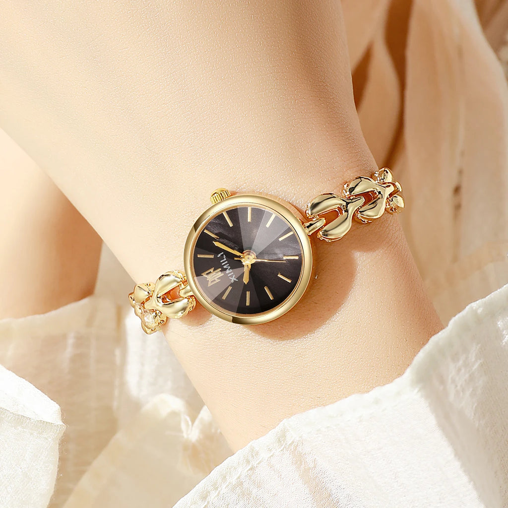 Elegant Women's Quartz Watch – Small Dial Heart Chain Bracelet Minimalist Wristwatch